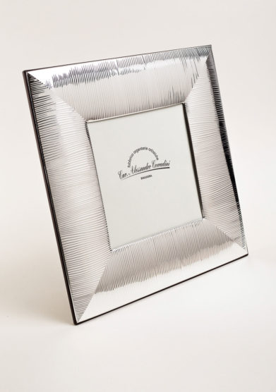 Cornice portafoto quadrata in argento a fascia rigata