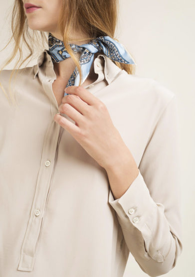 Foulard in seta con stampa paisley azzurra
