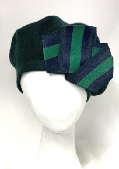 cappello basco in lana con origami verde altalen